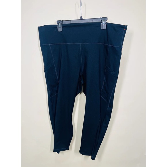 Fabletics PowerHold Black Capri Leggings 4X Women's Activewear Yoga Pants - Picture 1 of 5